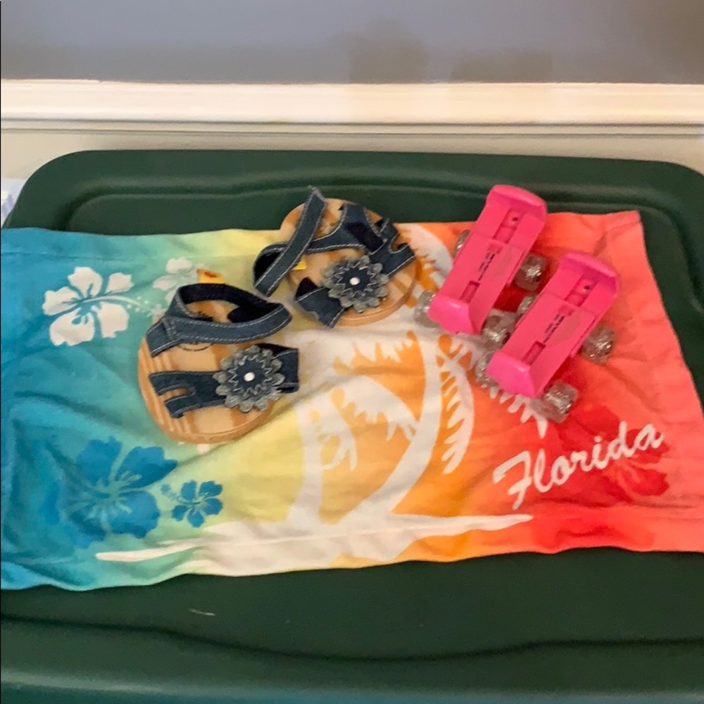 Build a bear roller skating and beach set